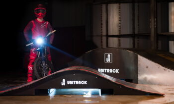 Unitrack réinvente le motocross avec des circuits modulaires innovants